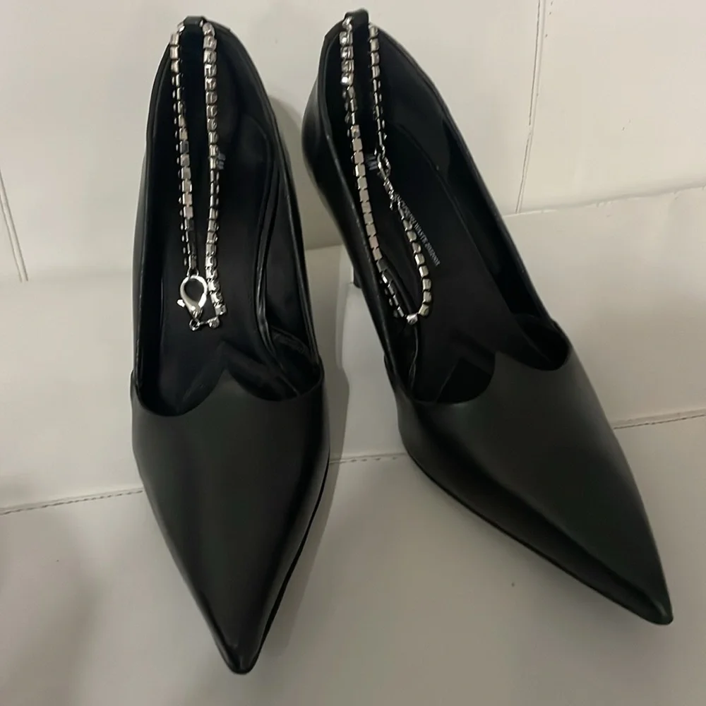 New H&M black Rhinestone Chain-detail Pumps size 38